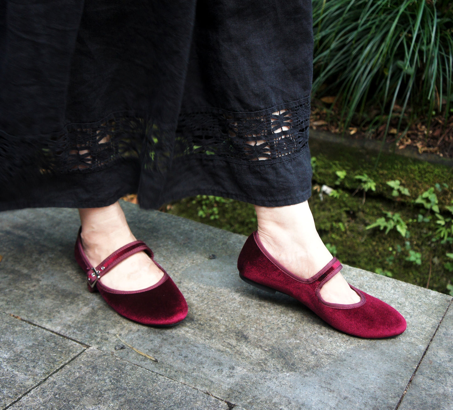 Feversole Women's Soft Cushion Extra Padded Comfort Round Toe Mary Jane Metal Buckle Fashion Ballet Flats Walking Shoes Velvet Vegan Lining