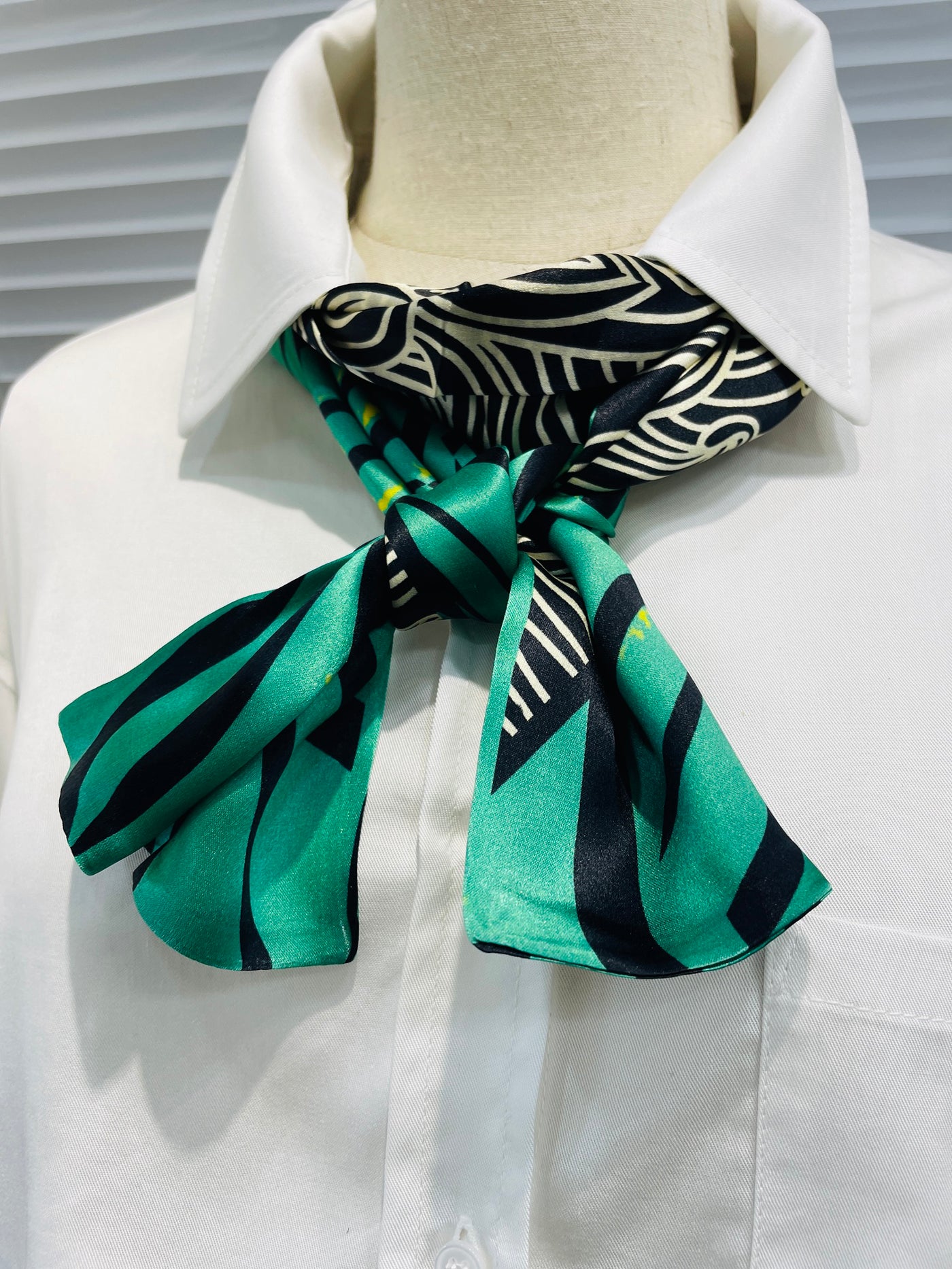 BREEZE NOUTHERLY Women's 100% Pure Mulberry Silk Scarf Double Sided Rectangle Tie Head Neck Waist Strip-17X150 Black Green Geometric
