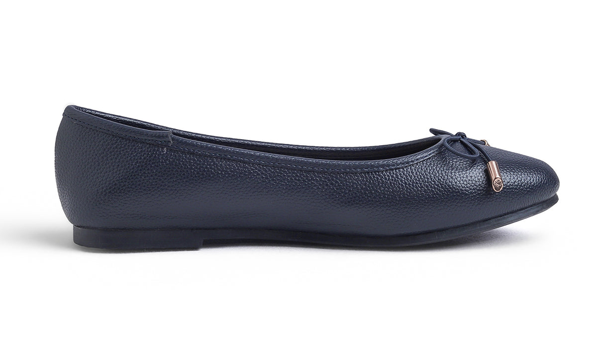 Feversole Women's Soft Cushion Comfort Round Toe Metal Trim Fashion Ballet Flats Walking Shoes Grain Vegan Leather