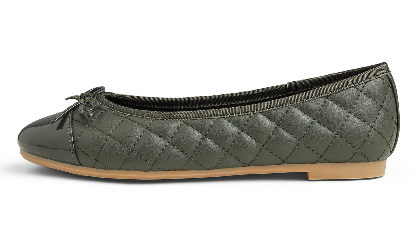 Feversole Women's Bow Tie Fashion Dress Slip On Shoes Round Toe Ballet Flat Quilted Toe Cap